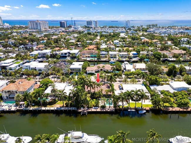 Building Photo - 627 Solar Isle Dr