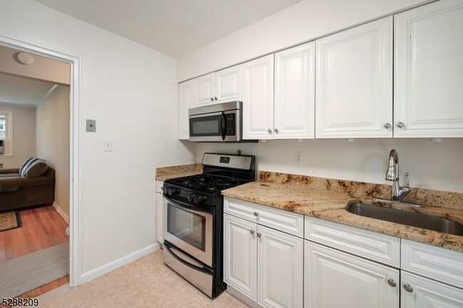 Photo - 349 Bloomfield Ave Unit 60