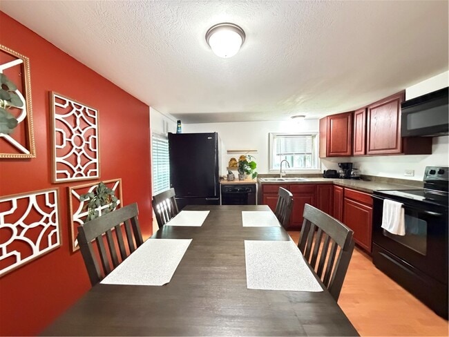 Photo - 117 Pollard Ave