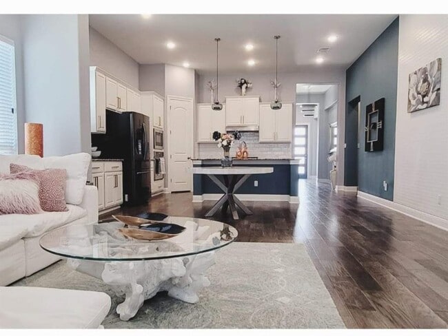 Building Photo - 1800 Ficuzza Wy