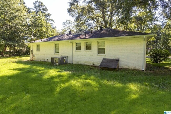 2050 Pinehurst Dr
