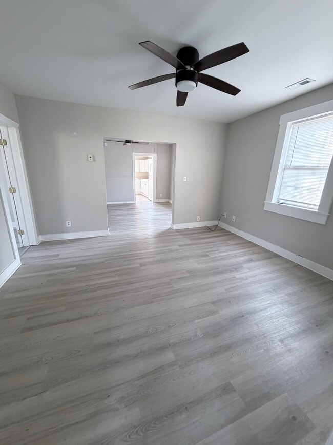 Photo - 720 S Apperson Way