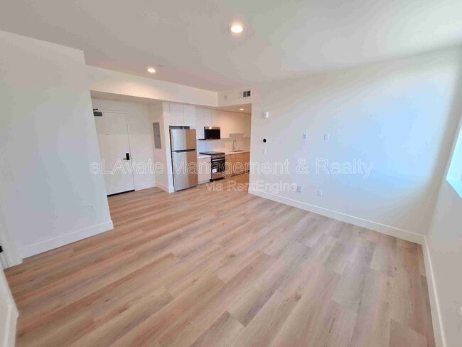Photo - 16136 Devonshire St Unidad 204