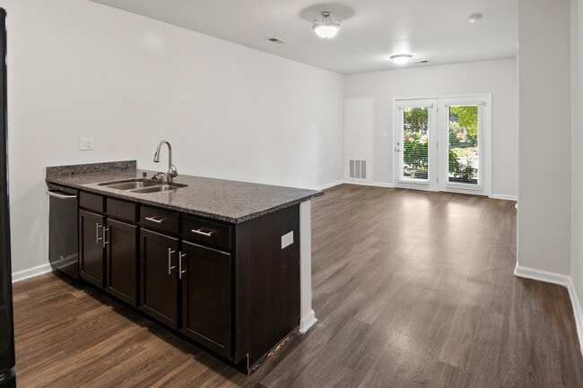 Dundee Place Apartments