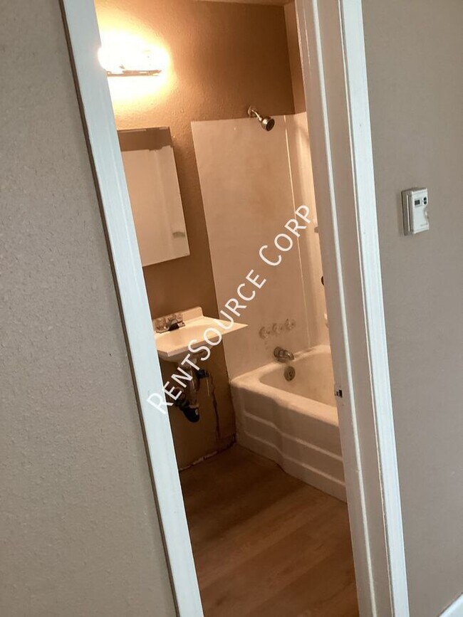 1 Bed, 1 Bath Home For Rent in Barstow Rental House Rental in Barstow