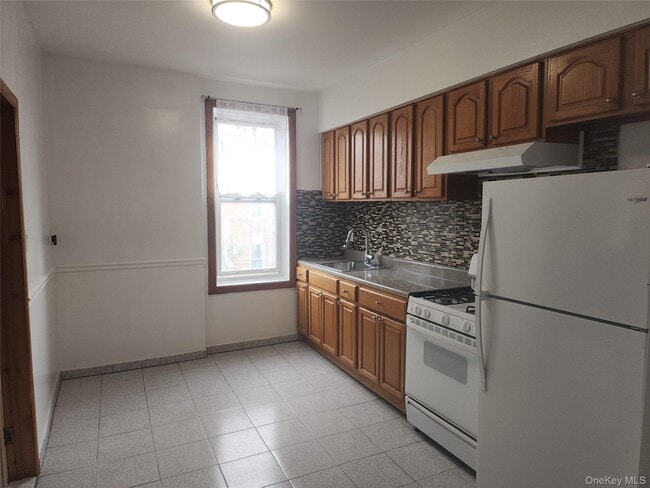 Photo - 60-48 68th Rd