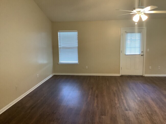 Photo - 2377 Companion Cir E