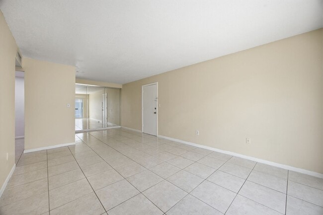 Photo - Two bedroom & Two bathroom Condo with balcony and laundry facilities