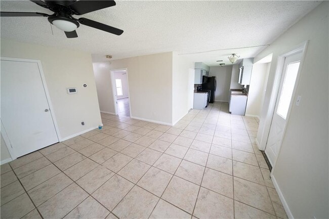 Photo - 1610 La Joya St