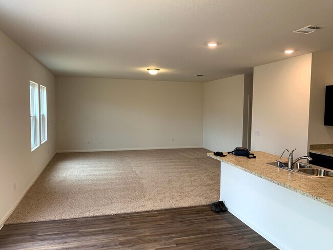 Photo - 178 Shiro Dr