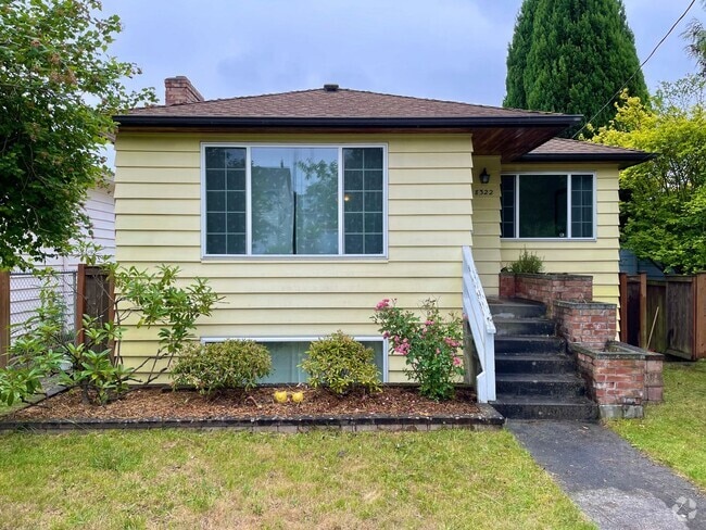 Building Photo - Three Bedroom Home in Whittier Heights!