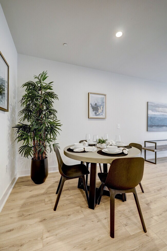 Photo - 2137 Pelham Dr Unidad FL1-ID1028899P