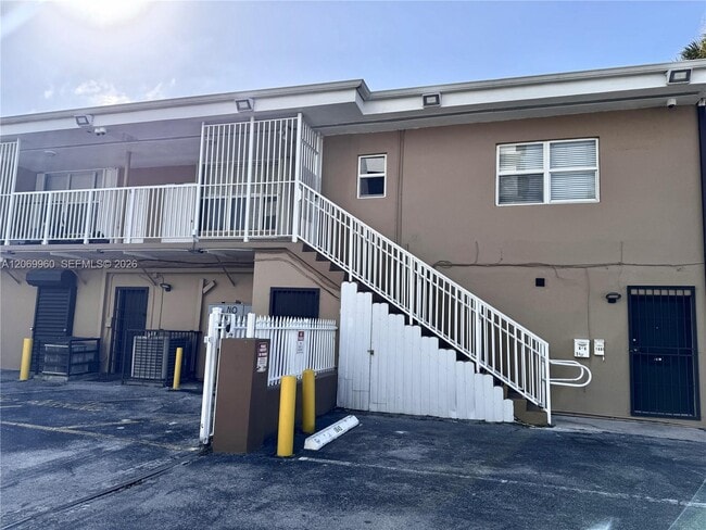 Building Photo - 1837 NW 17th Ave Unit 1666