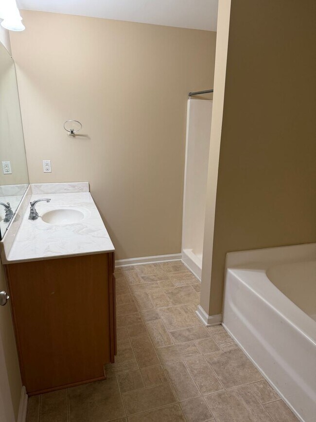 Photo - 2026 Highland Village Dr