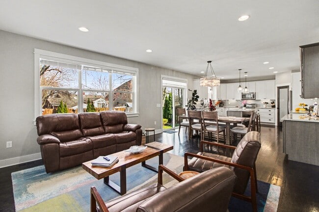 Photo - 3906 Hillside Dr