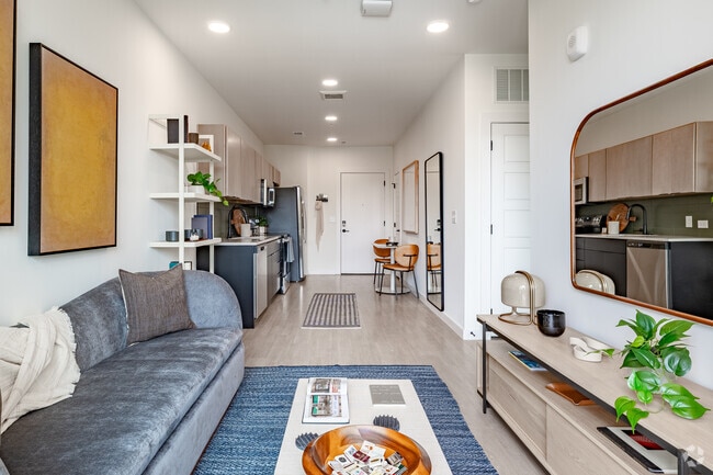 1BR, 1BA - 618SF - Living Room