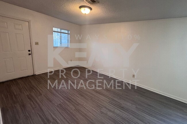 Photo - 116 Rials Dr Unidad B