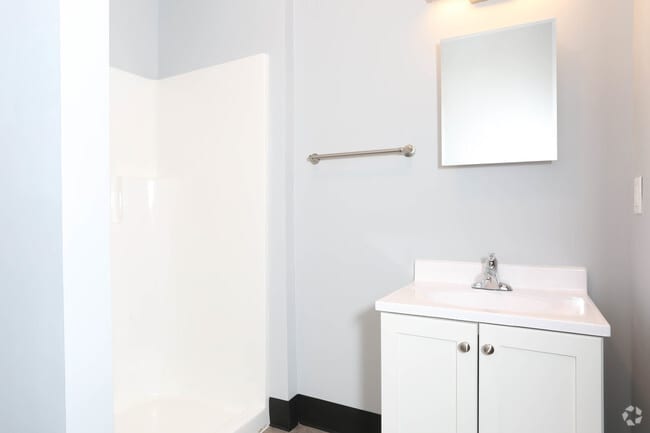 Studio, 1BA - 376 SF - Bathoom