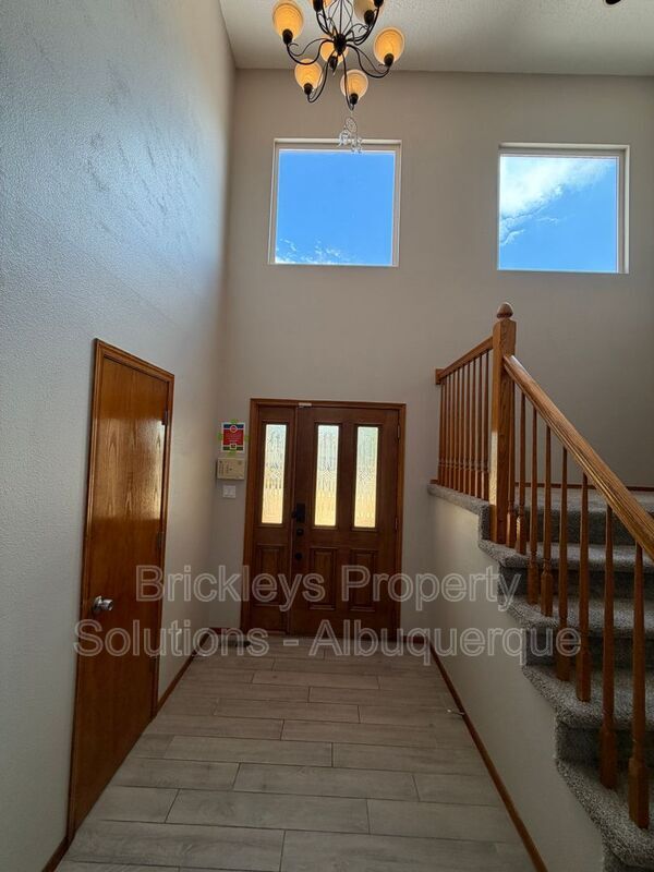 10331 Dunbar St NW