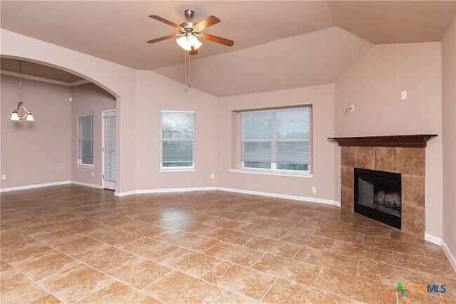 Photo - 704 W Gemini Ln