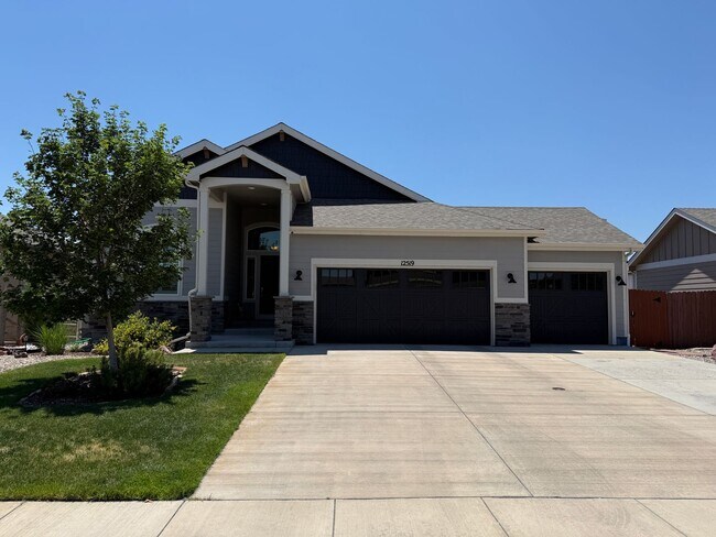 Building Photo - Immaculate 4 Bed 3 Bath Ranch Style Home With Amazing Views & 3 Car Garage in Peyton!!!