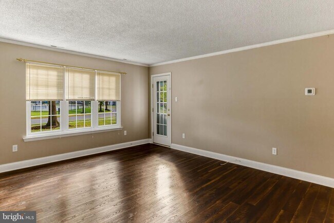 Photo - 441 Paddock Ct