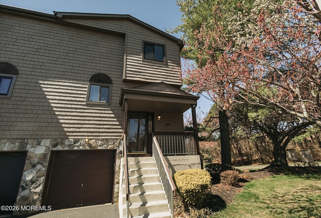 Building Photo - 1601 Alpine Trail