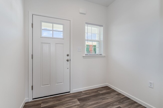 Photo - 7868 Oak Brook Dr-