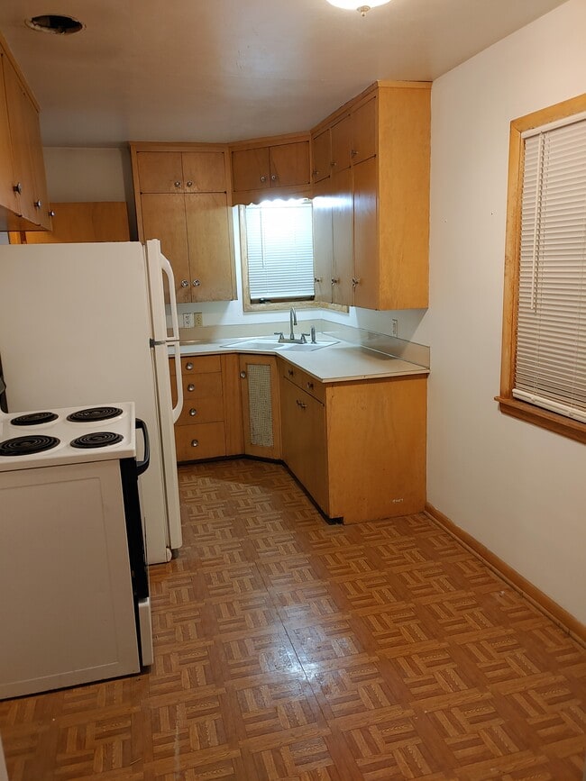 Photo - 2628 Iowa St