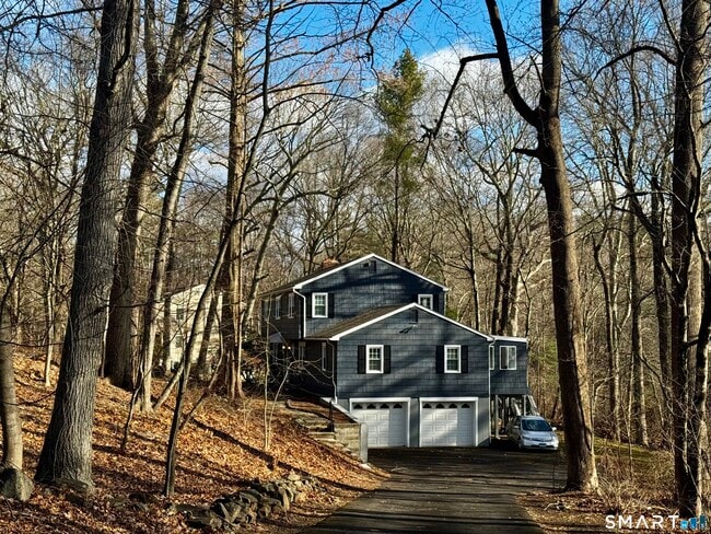 Photo - 6 Redcoat Ln