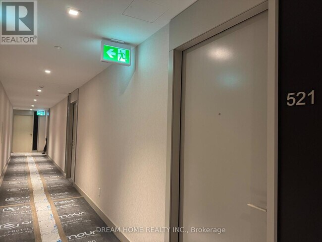 Photo - 400 King St W Unit 521
