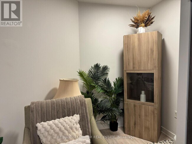 Photo - 27 Bathurst St Unité 421W