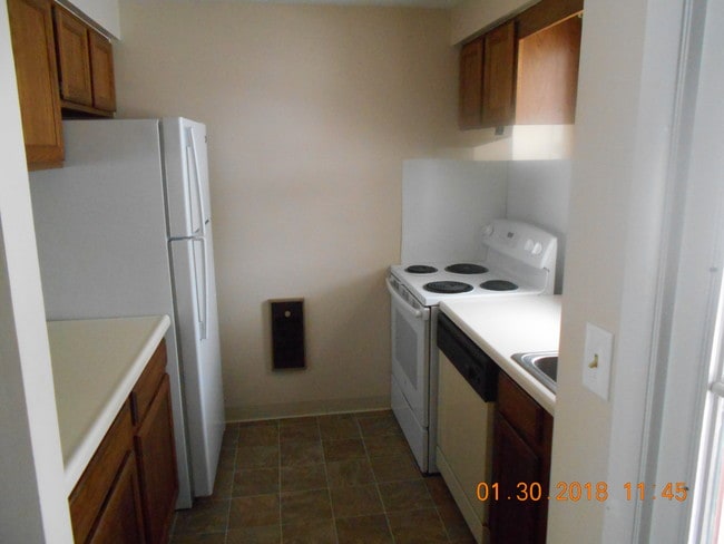 2BR, 1.5BA - 970SF Townhome