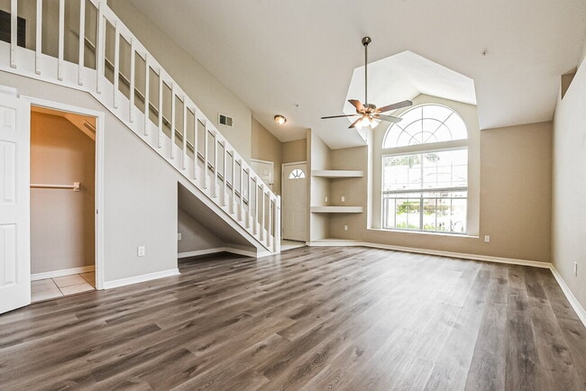 Photo - 3363 Hamlet Loop