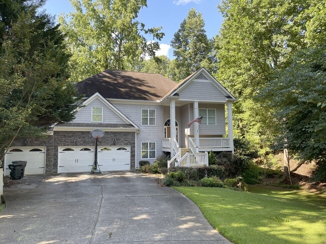 Building Photo - 1371 Stonehenge Ct NW Rental