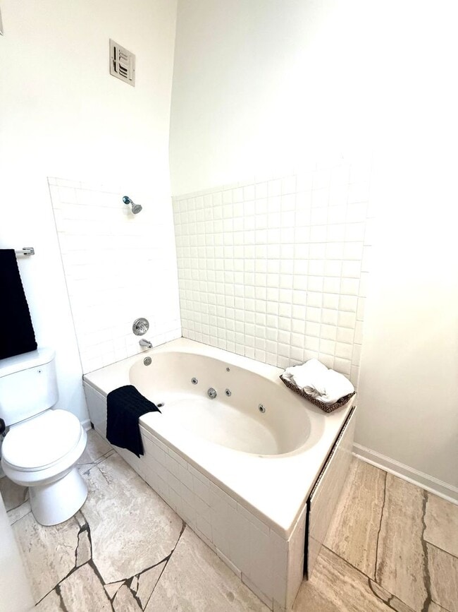 Photo - ** 4 Bed 3 Bath located in Prattville ** Call 334-366-9198 to schedule a self-tour. $500 credit t...