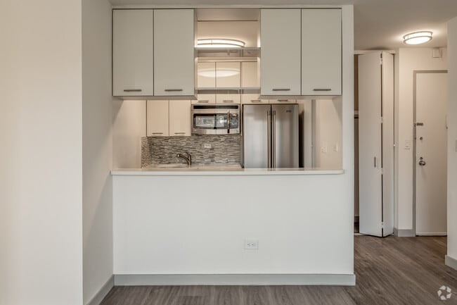 Kitchen - Manhattan Park