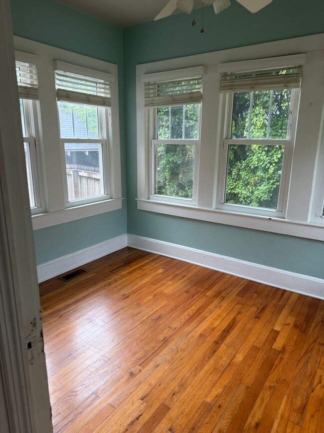 Photo - 105 Glenview Dr
