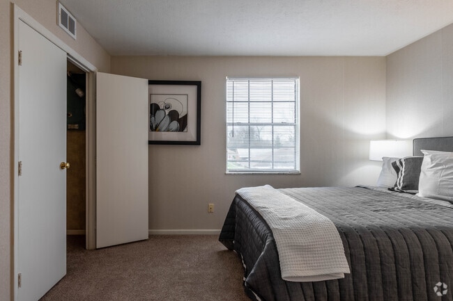 2 Hab, 1 Ba - 781 ft² - Lyn Village