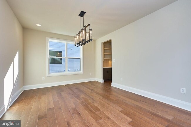 Photo - 6845 Churchill Rd