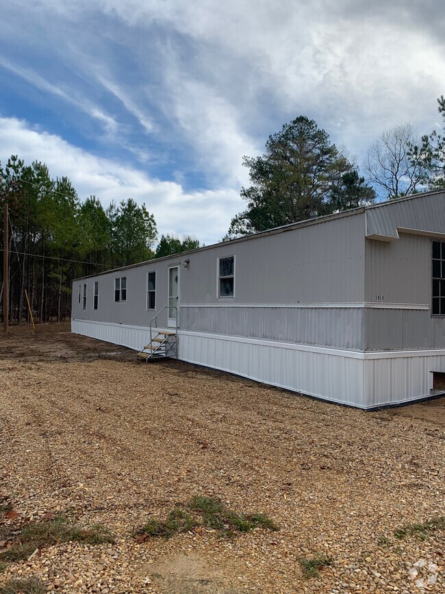 Building Photo - 1998 Fleetwood Rental