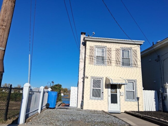 Photo - 53 Edgewater ave