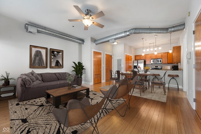 Photo - 721 E North St Unit APT 1C