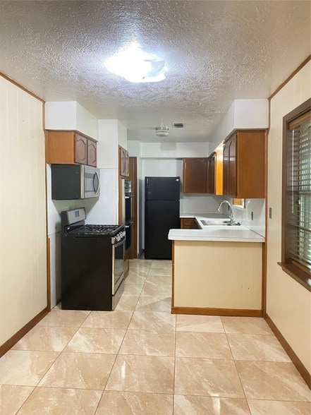 Photo - 2609 Raspberry Ln