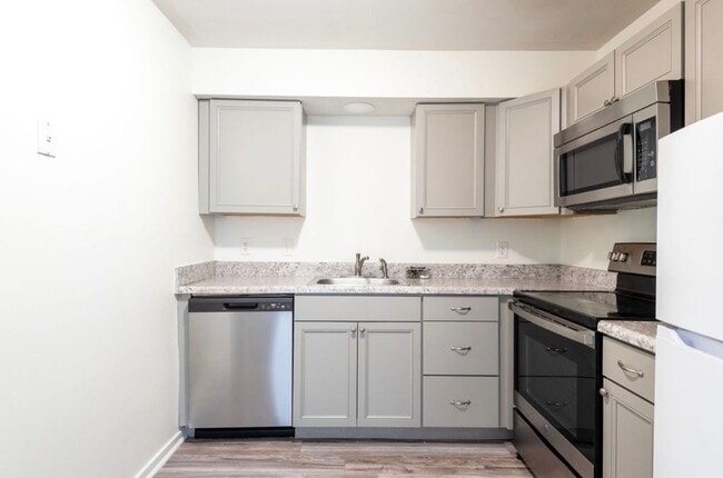 Photo - 15249 Broadwater Cir