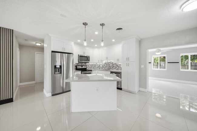 Photo - 5031 NE 23rd Terrace