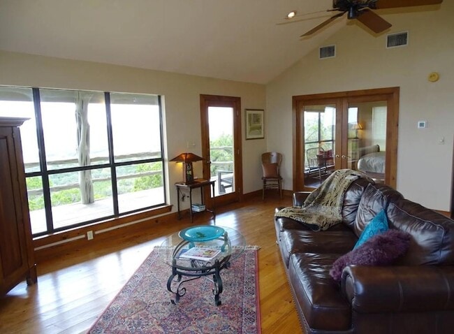 Photo - 919 Little Ranches Rd
