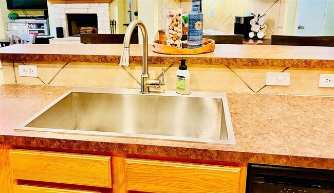 Photo - 18720 Royal Pointe Dr