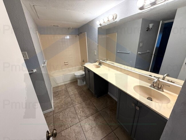 Photo - AVAILABLE NOW!!! Very Nice 3 Bedroom Dallas Half Duplex in Duncanville ISD