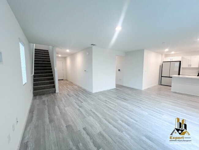 Photo - 2081 Blue Star Dr